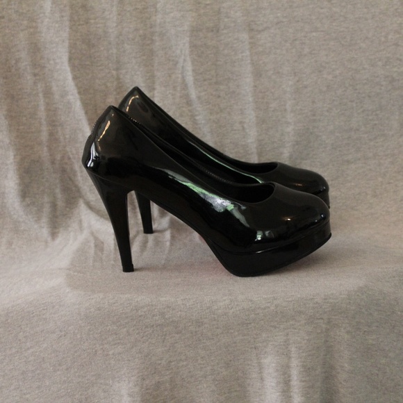 Heels - Picture 4 of 8